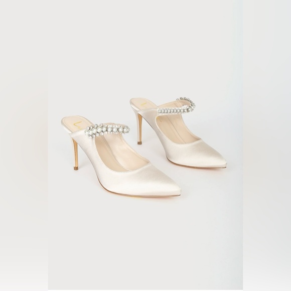 Sephoraa Ivory Satin Pearl Pointed-Toe Mule
Pumps - Picture 4 of 10